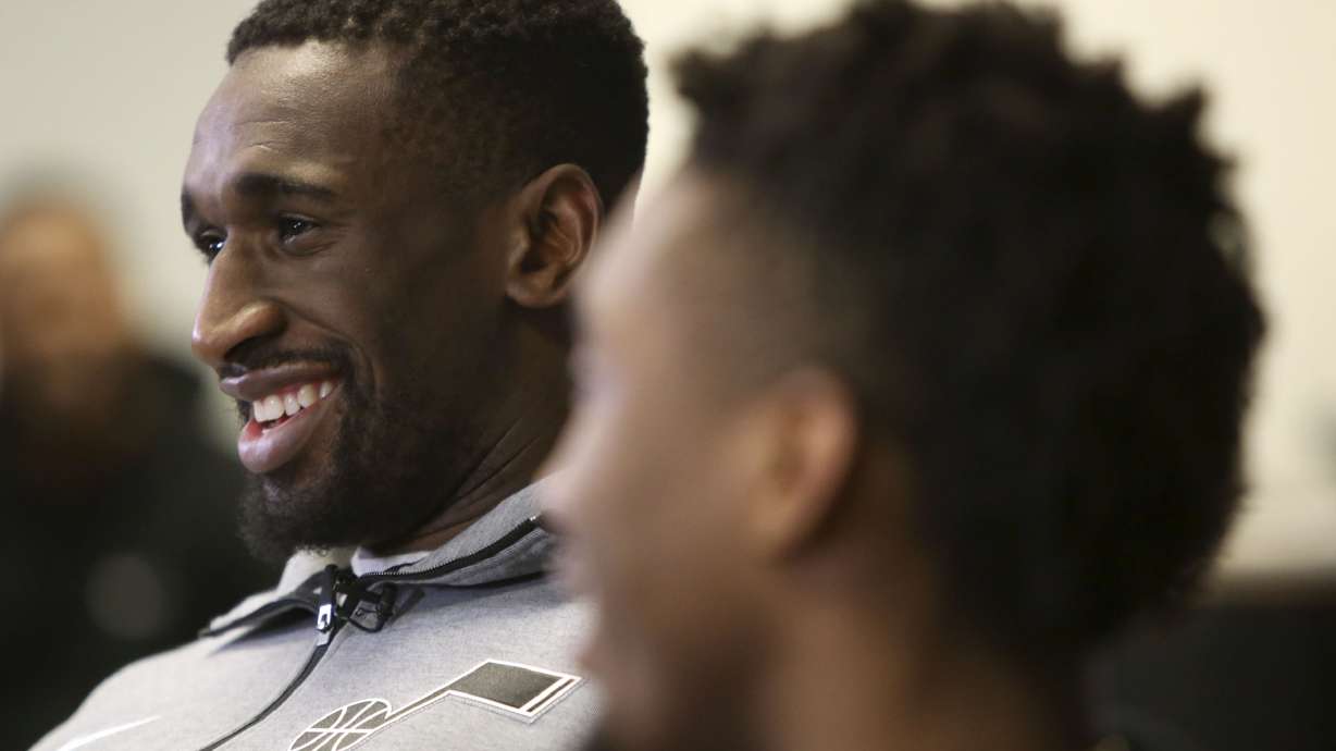 Ekpe Udoh giving advice to 'young hoopers' — and anyone else who'll listen