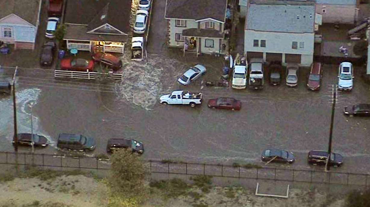 LA water main break submerges cars, forces people to flee