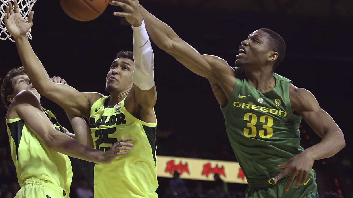 Baylor wins 57-47 after holding off big comeback by Oregon