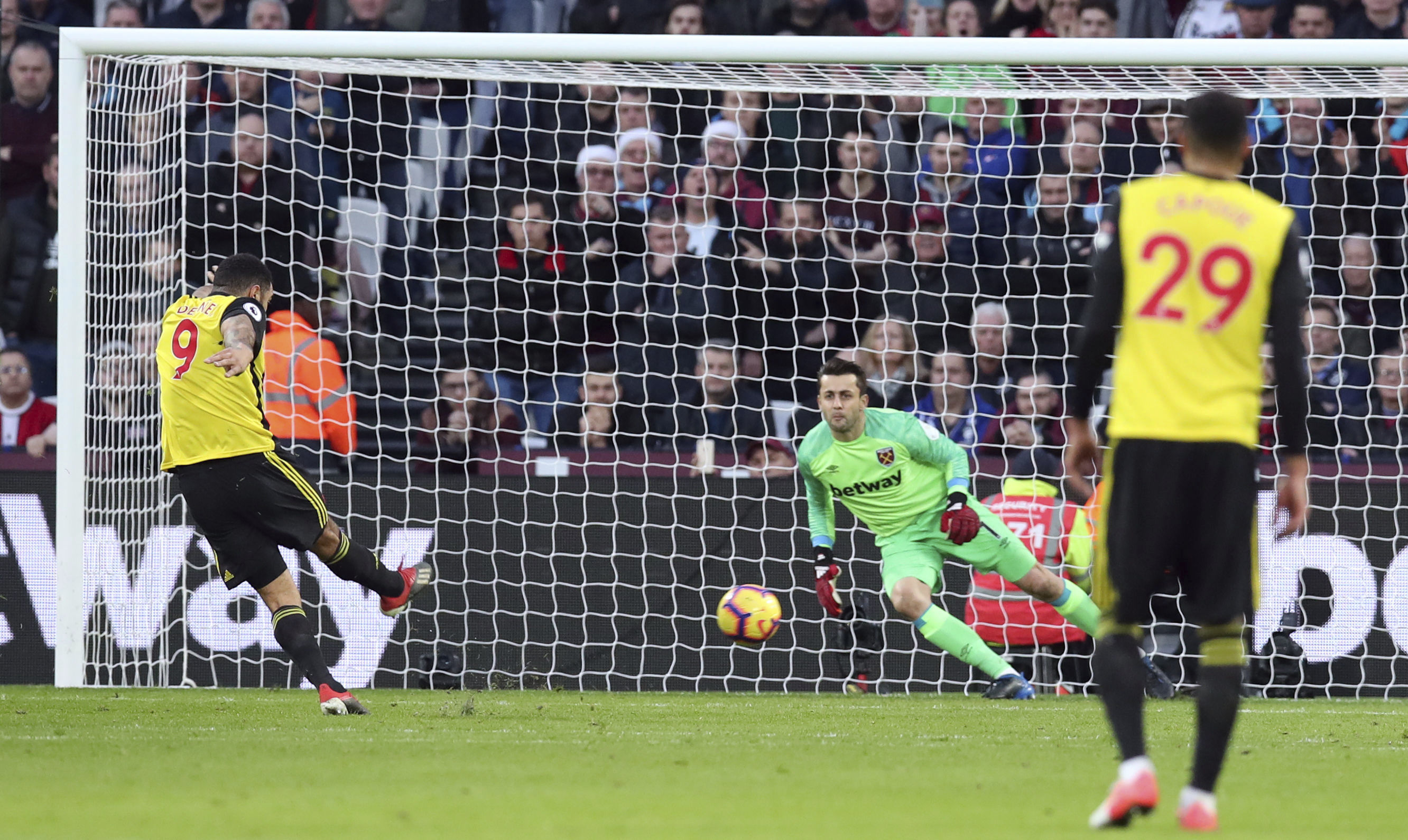 Pantomime villain Deeney helps Watford sink West Ham