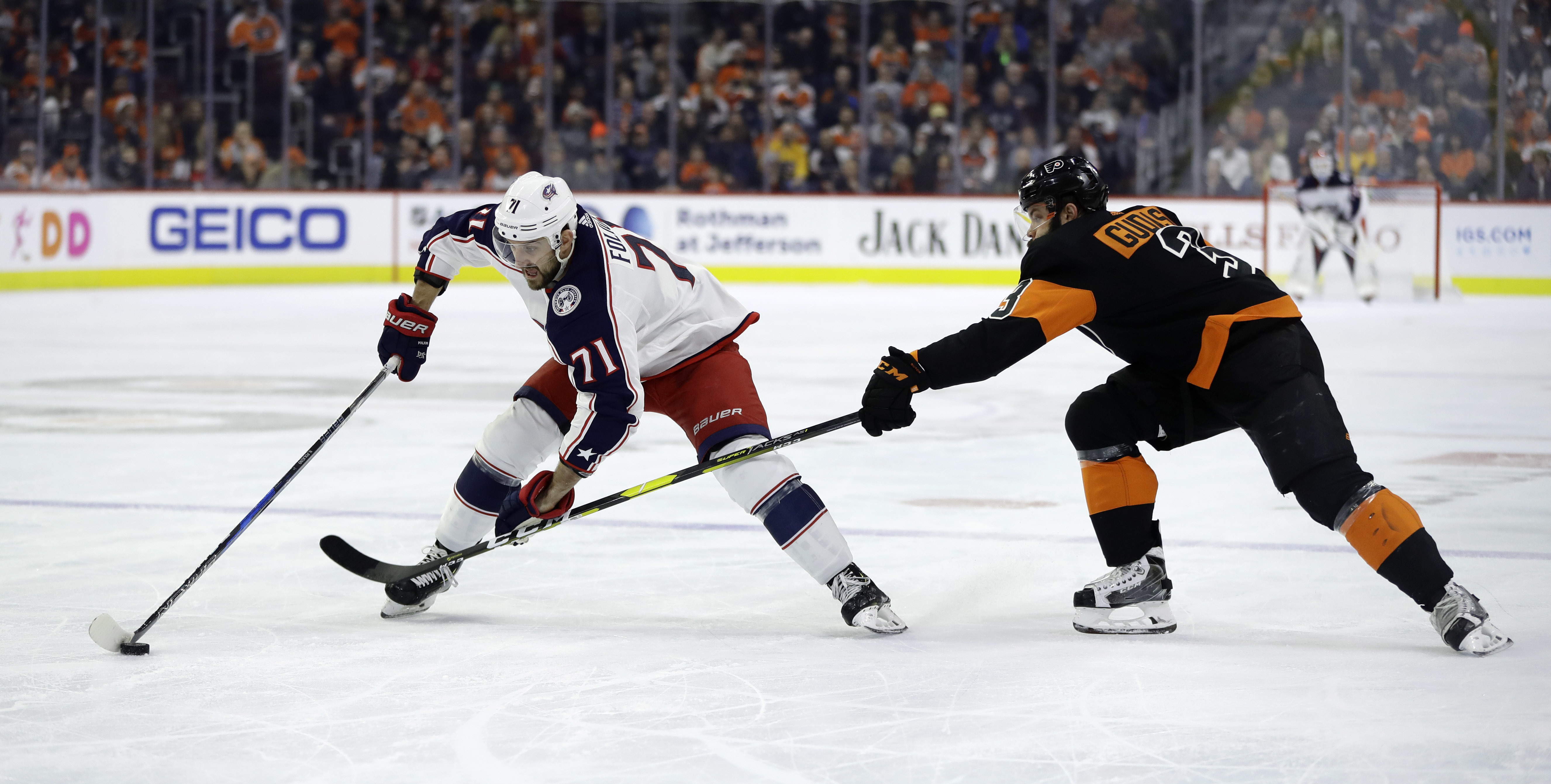 Atkinson, Panarin lead Blue Jackets past Flyers, 4-3