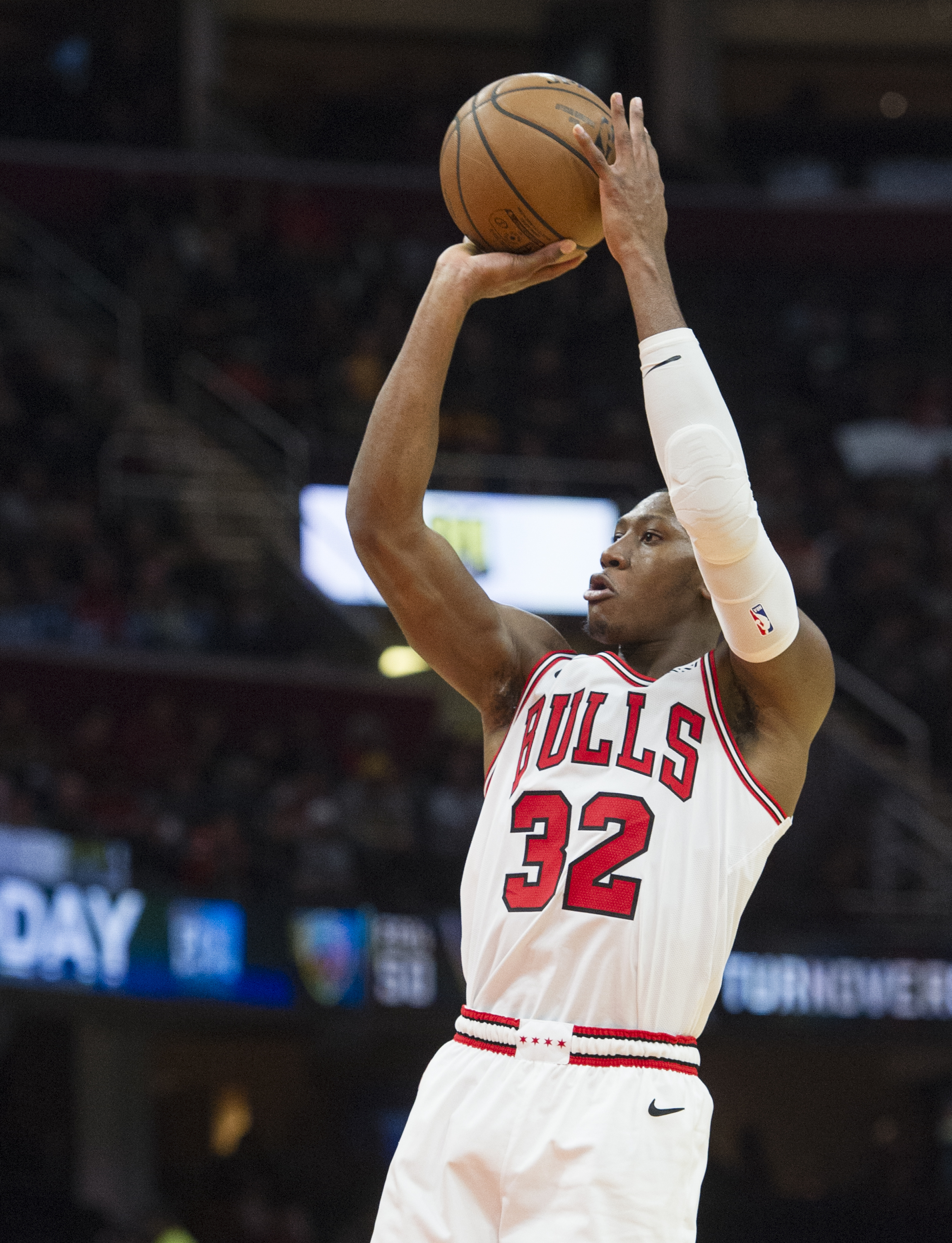 Lauri Markkanen scores 31 points, Bulls beat Cavs 112-92