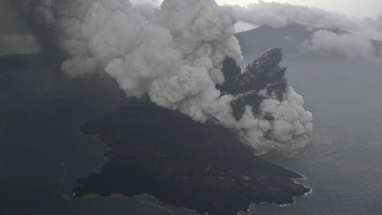 Indonesia tsunami survivors remain jittery as deaths hit 429