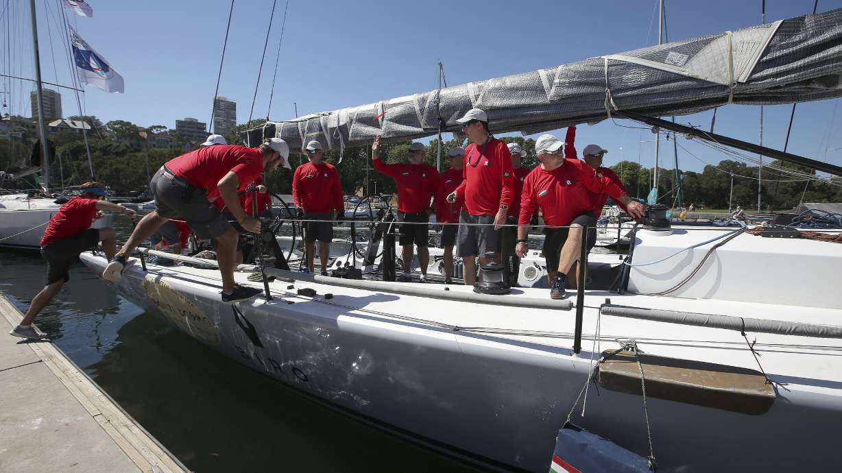 Comanche takes lead in Sydney to Hobart
