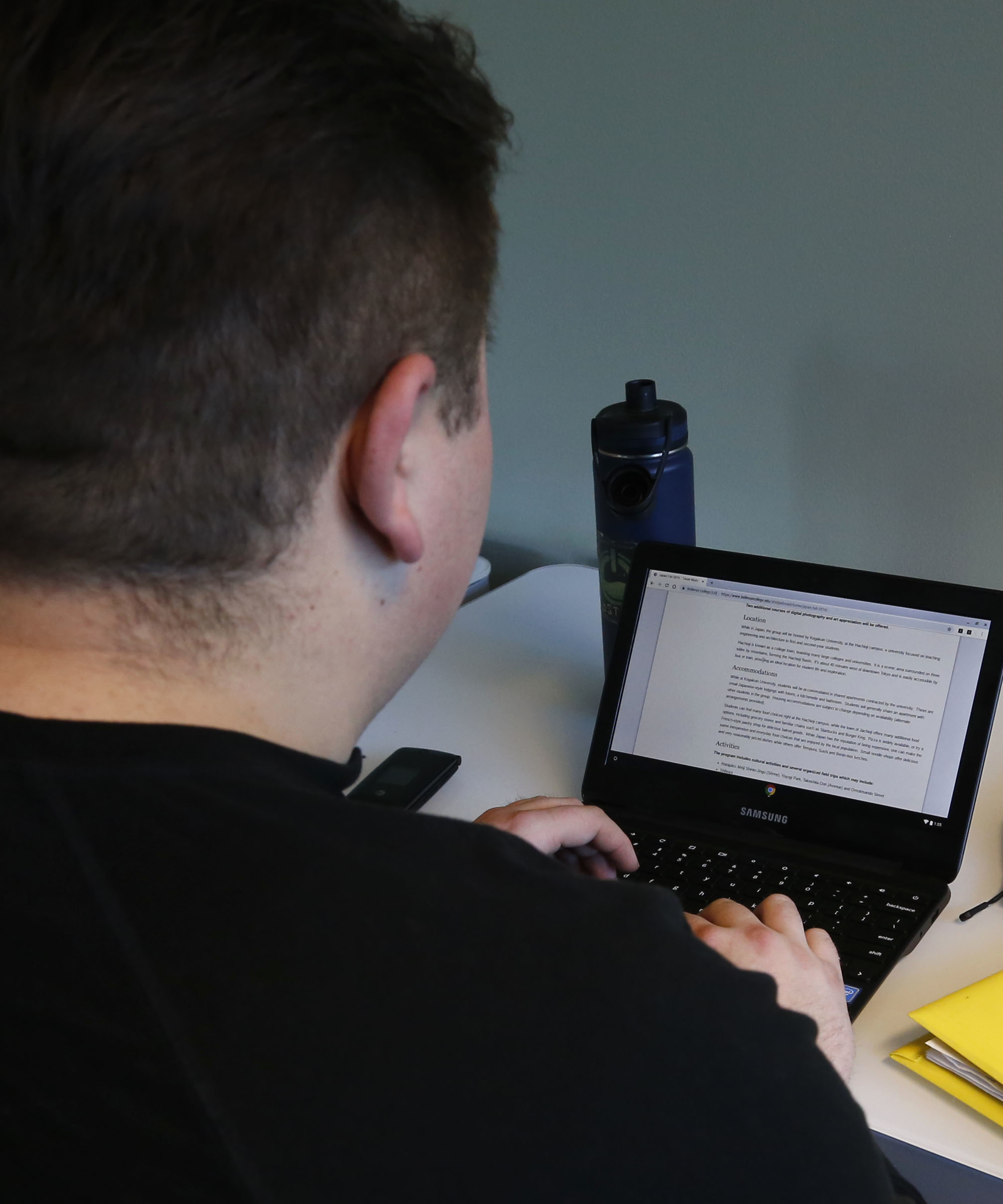 'Tech addicts' seek solace in 12 steps and rehab