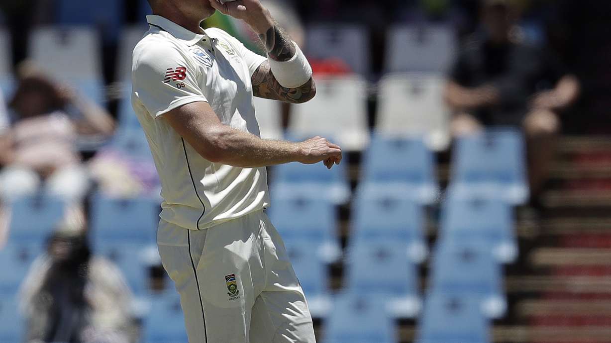 Steyn breaks record, South Africa edges 1st day vs. Pakistan