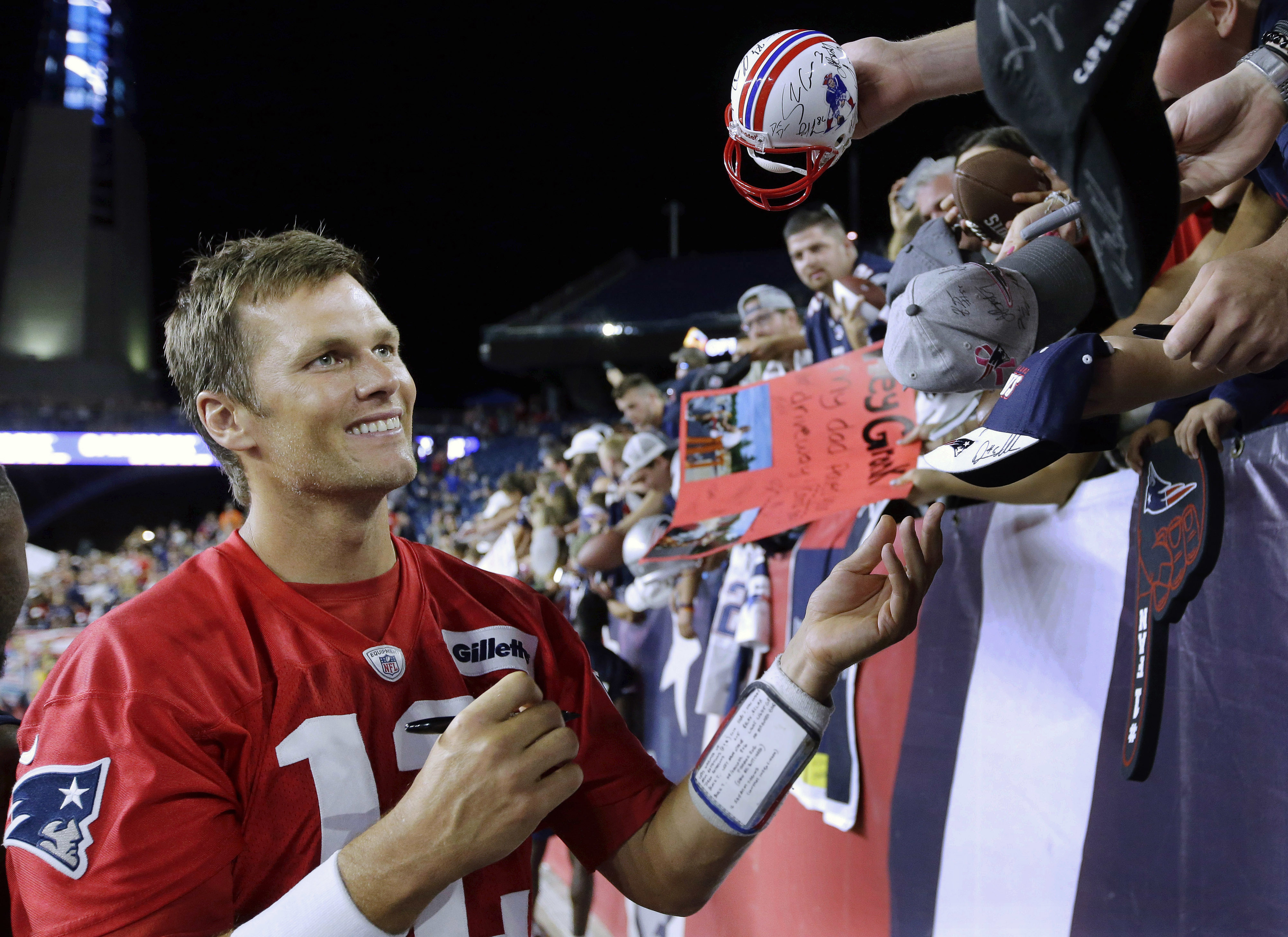 Beaver bourbon, runaway peacocks: A wild 2018 in New England