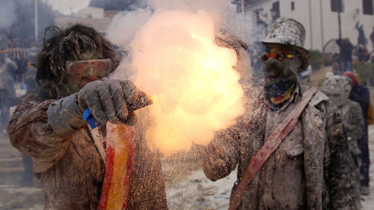 Food fight: Festival in Spain holds a flour-and-egg battle