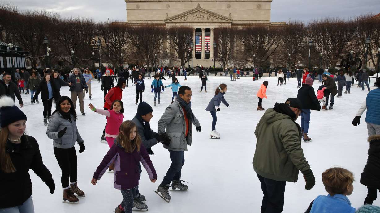 Shutdown to close DC museums; some basic services provided