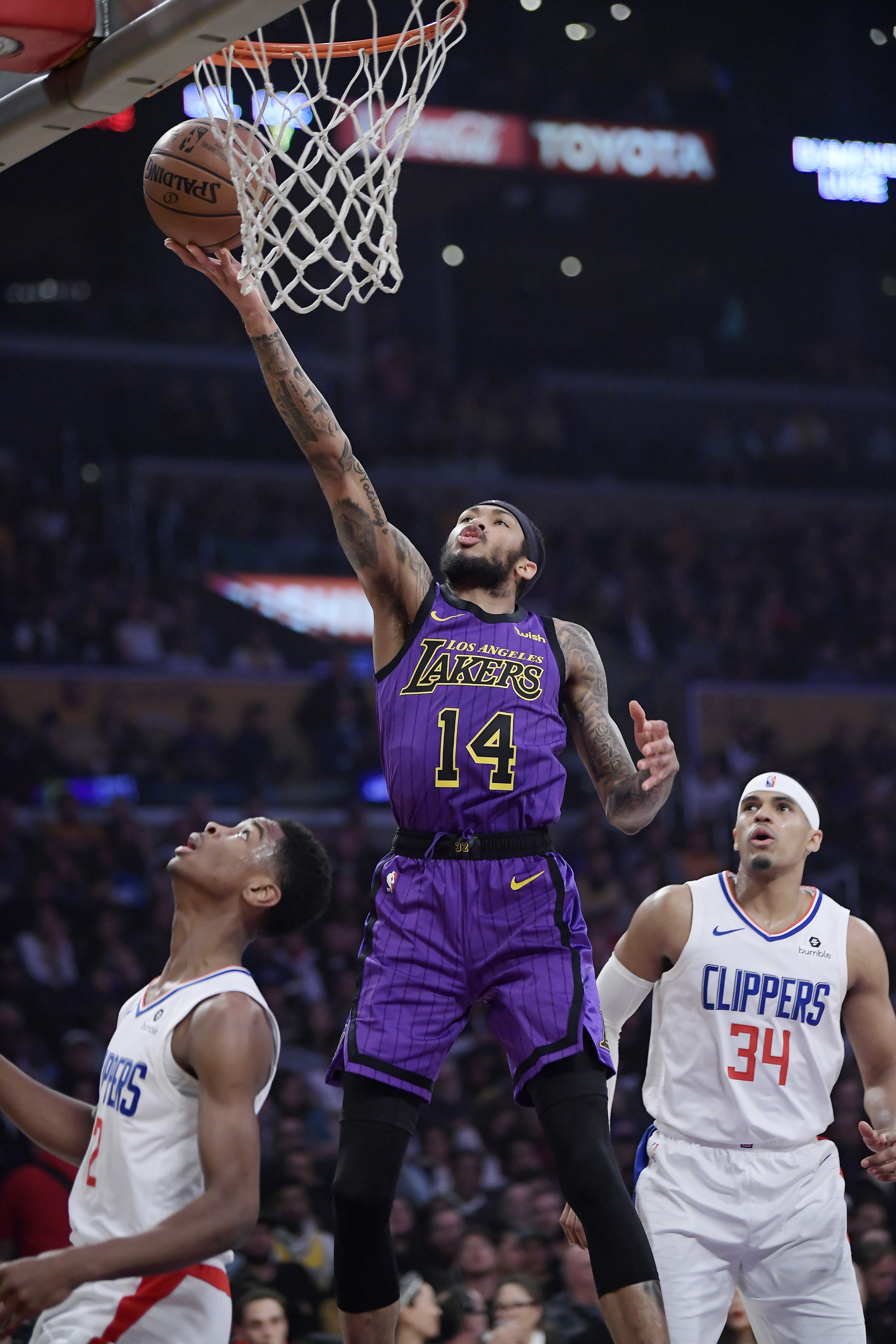 Lou's 36 send Clips past Lakers 118-107 in 1st clash of year