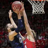 Utah falls to sixth-ranked Nevada despite Barefield's 33 points