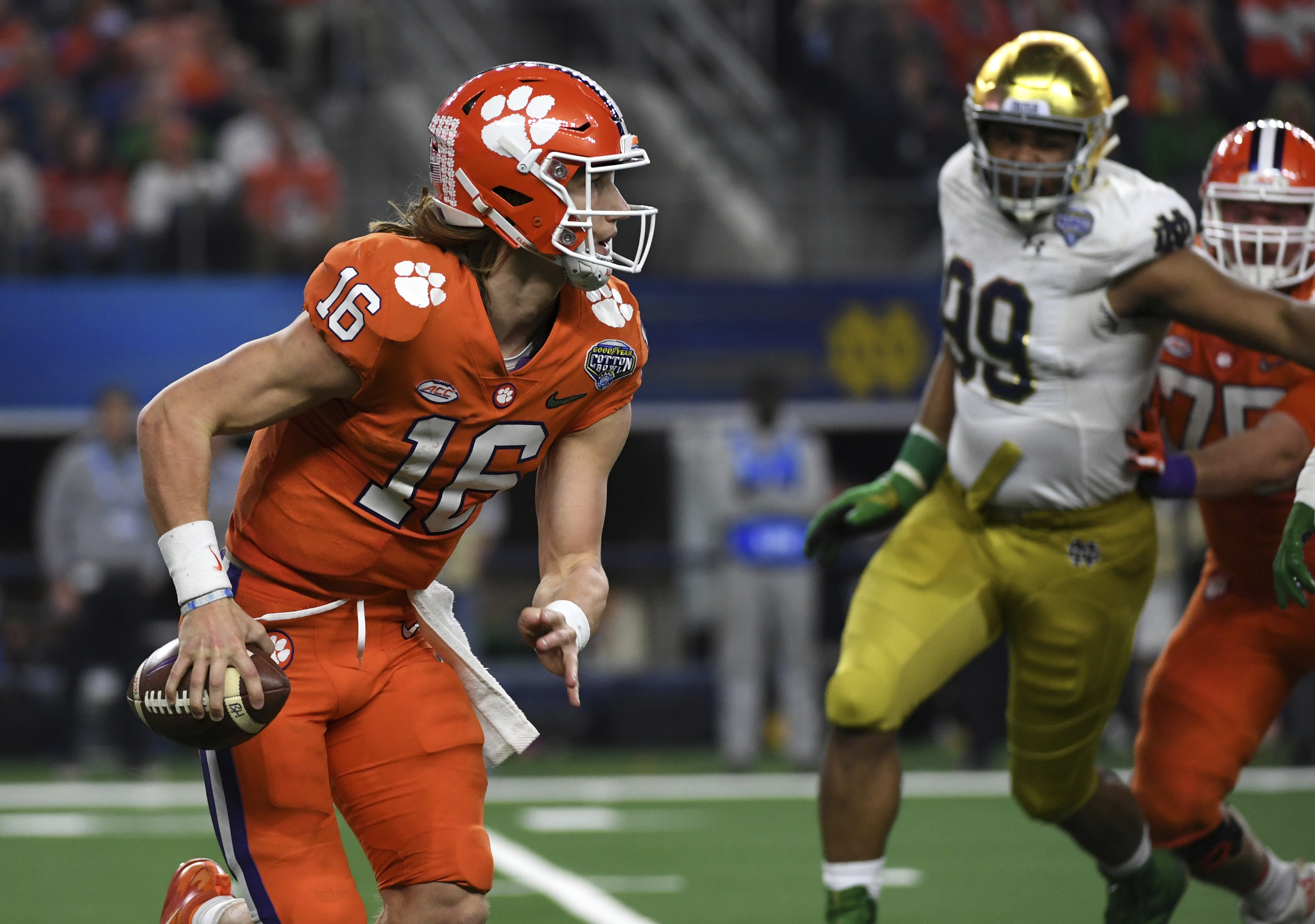 Lawrence lights up Notre Dame, No. 2 Clemson cruises 30-3