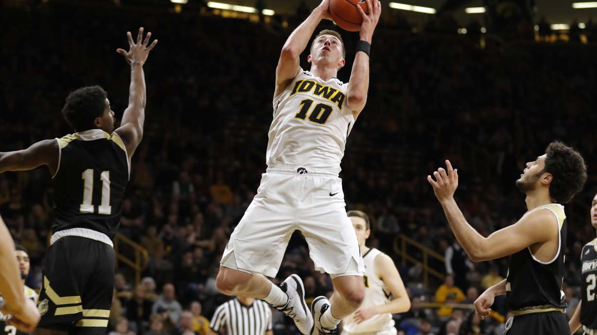 No. 24 Iowa survives lowly Bryant 72-67