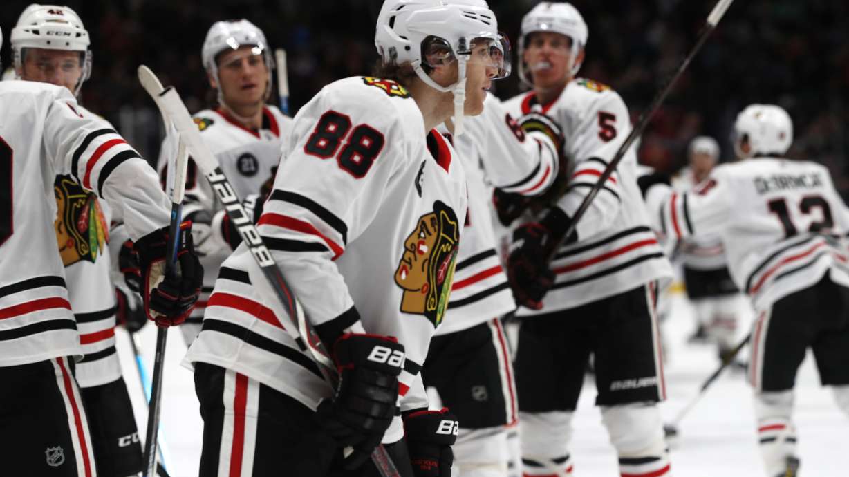 Kane scores 2nd of game in OT to lift Blackhawks over Avs