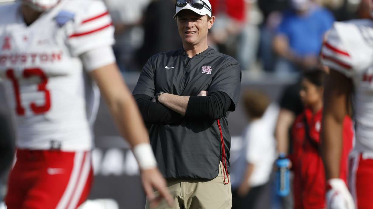 Houston fires football coach Applewhite after 2 seasons