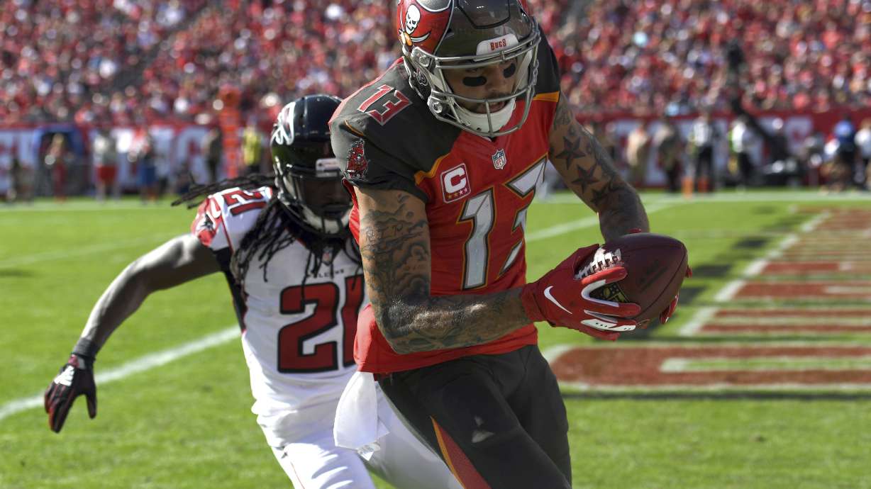 Ryan has TD catch, 2 TD passes; Falcons beat Bucs 34-32