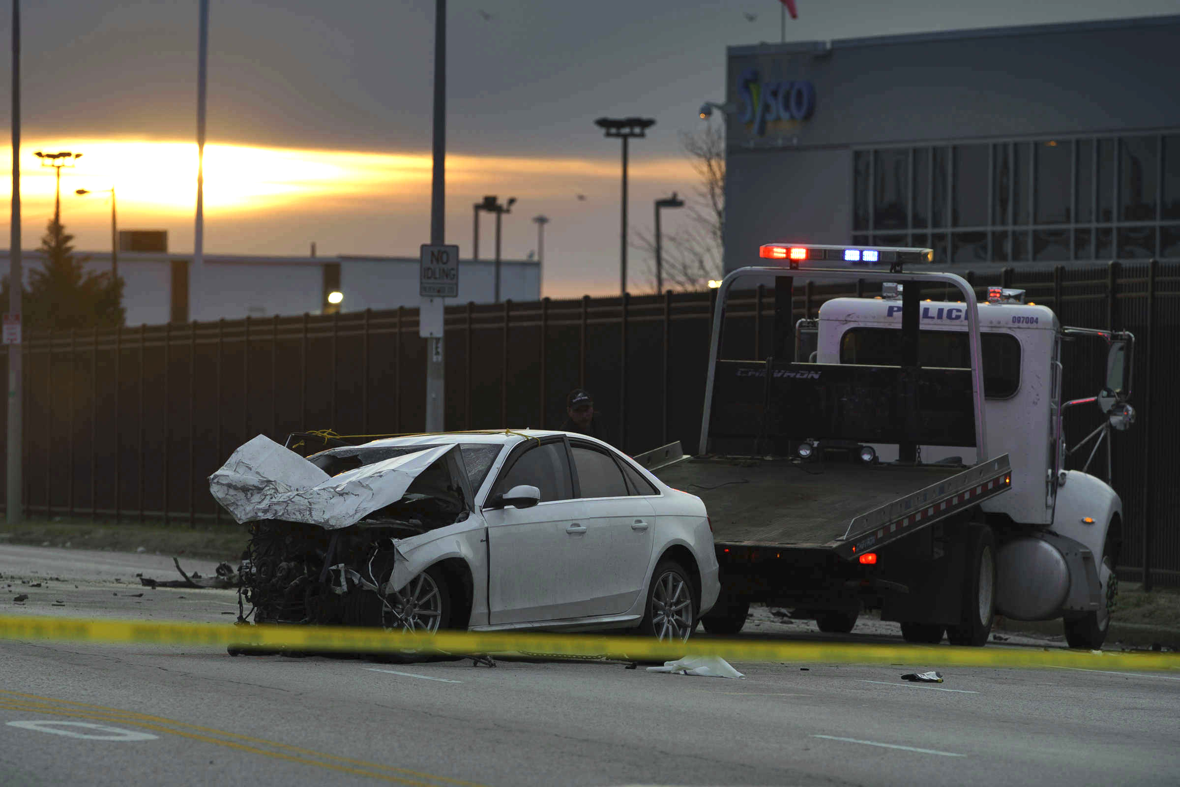 Crash kills 2 Philly Mummers; driver may have stabbed self