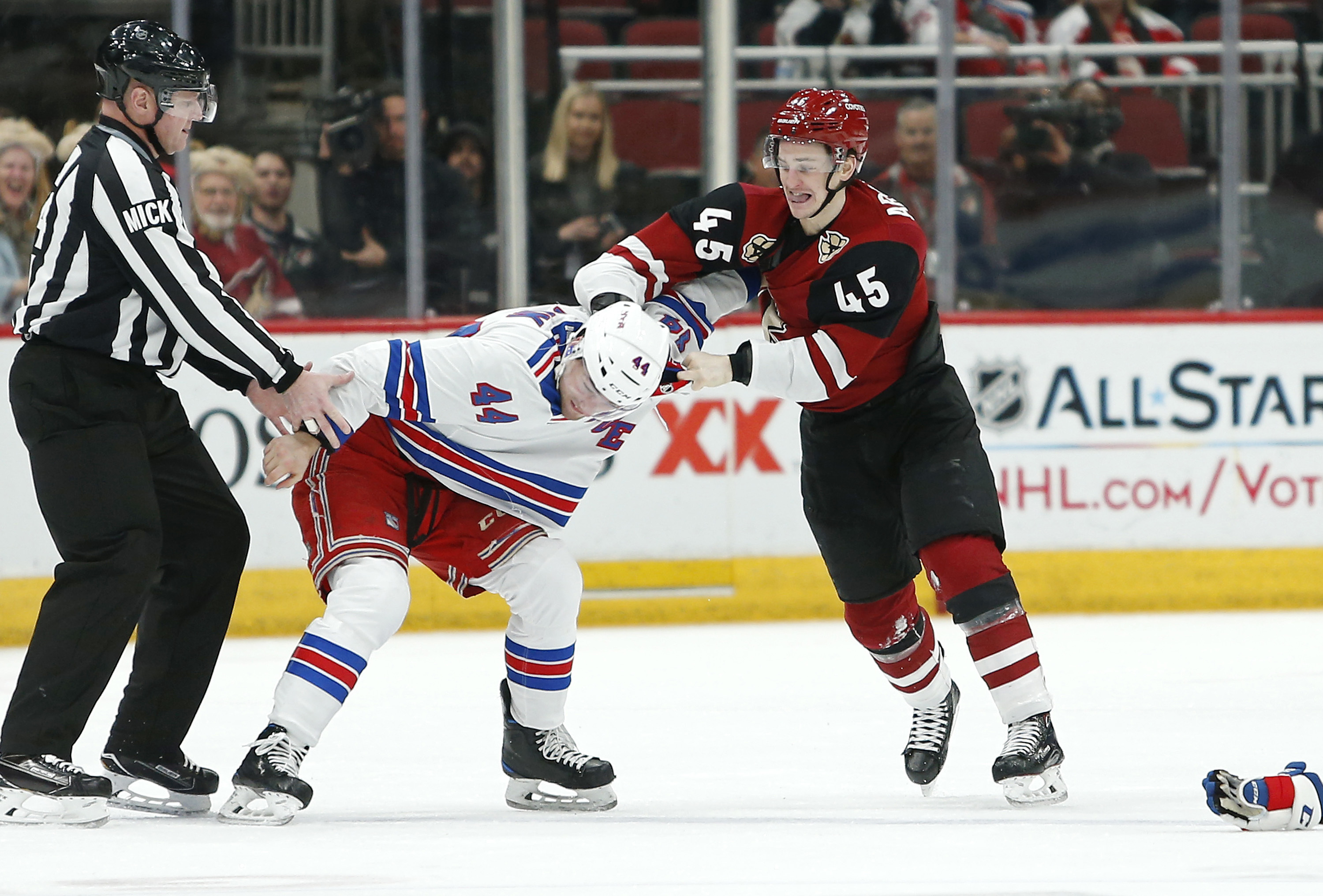 Garland, Kuemper help Coyotes beat Rangers 5-0