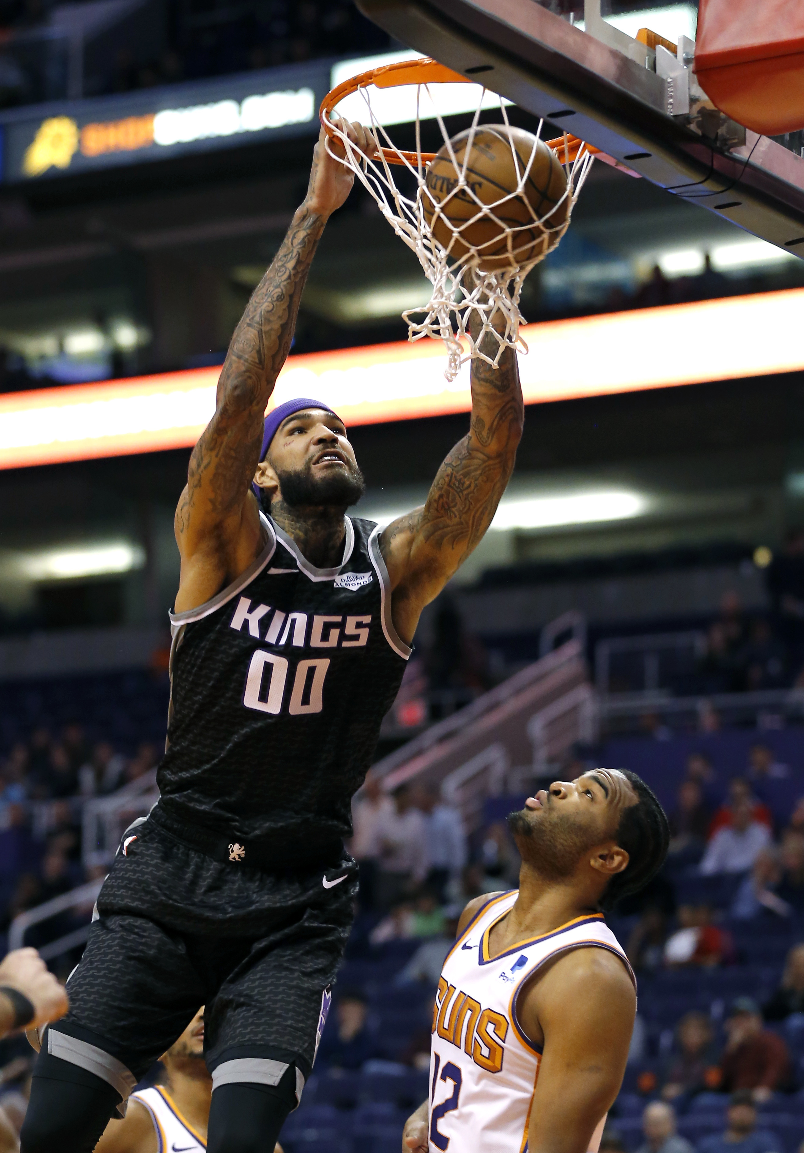 Oubre scores 26, Suns end skid with win over Kings 115-111