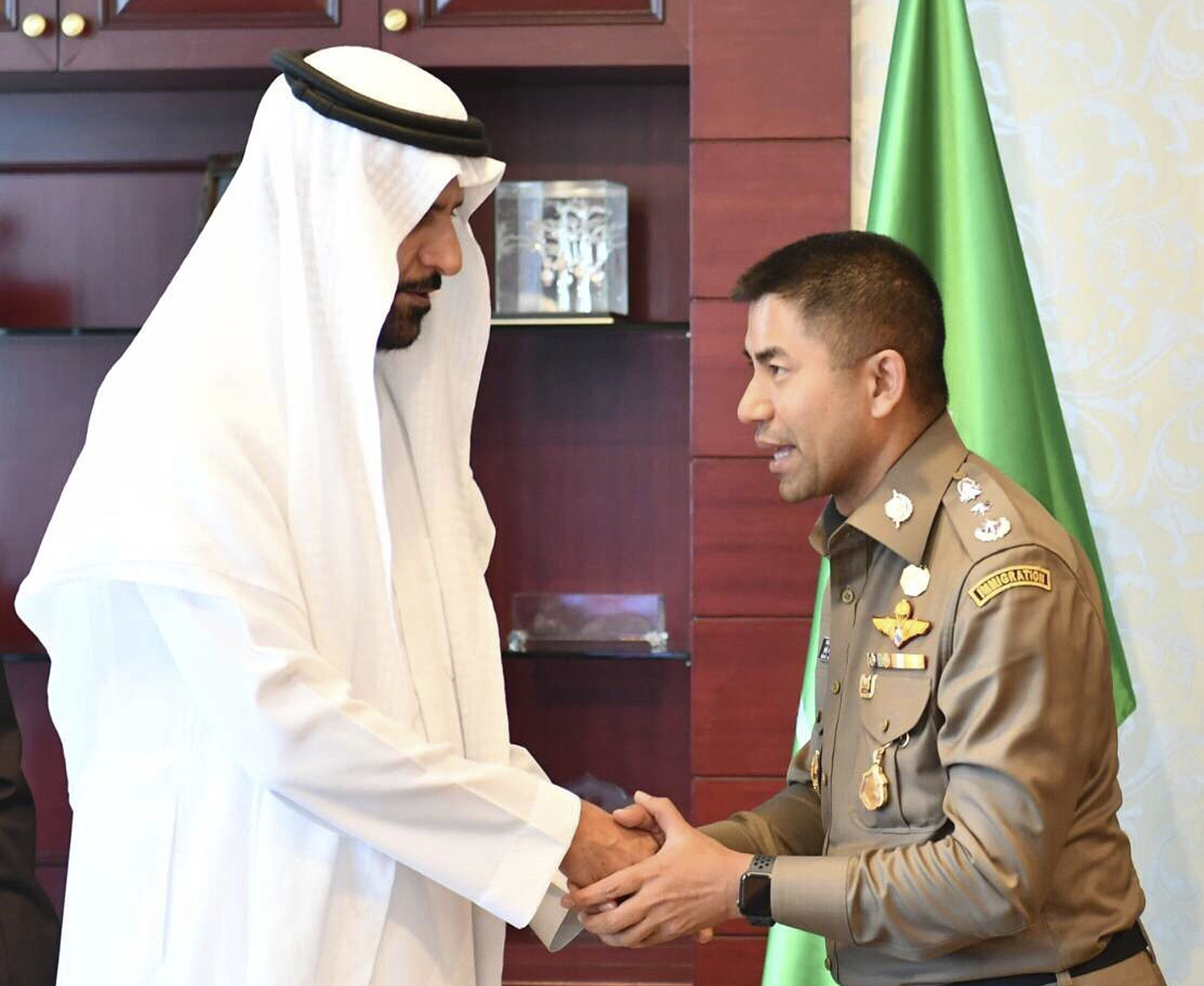 Australia considering resettlement for fleeing Saudi woman