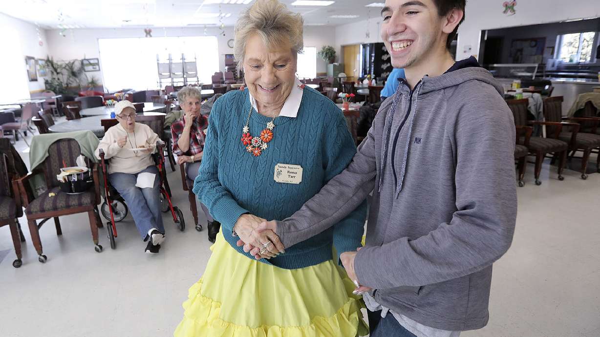 Group of Utah high school seniors skipping school — to serve others