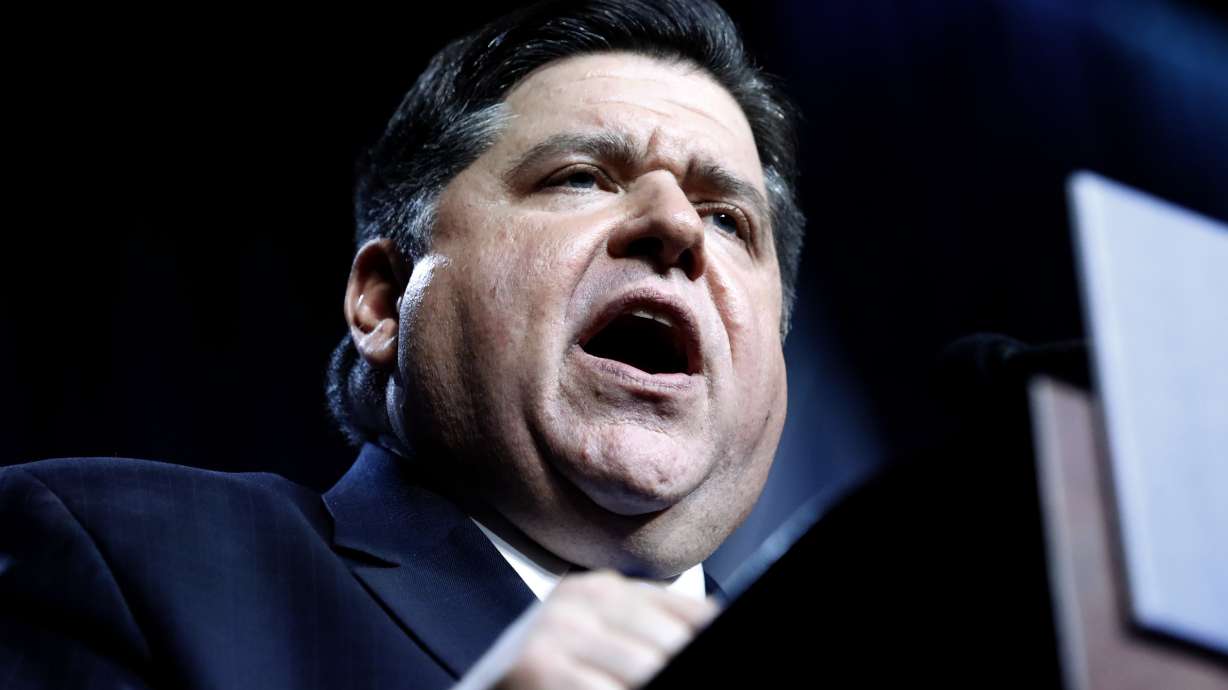New Illinois governor uses own money to hike staff salaries