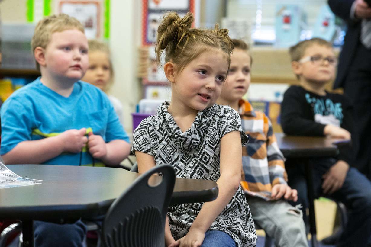 Kindergartner Joleen Cox and her classmates at Fremont Elementary School in Sunset learn Mandarin on Monday, Jan. 14, 2019. Once a week, students receive live online training from tutors from Qiao Qiao Chinese Education by Technology, which is based in Pleasanton, California. Many of the tutors are in China, although one of regulars is in Poland. (Photo: Scott G Winterton, KSL)