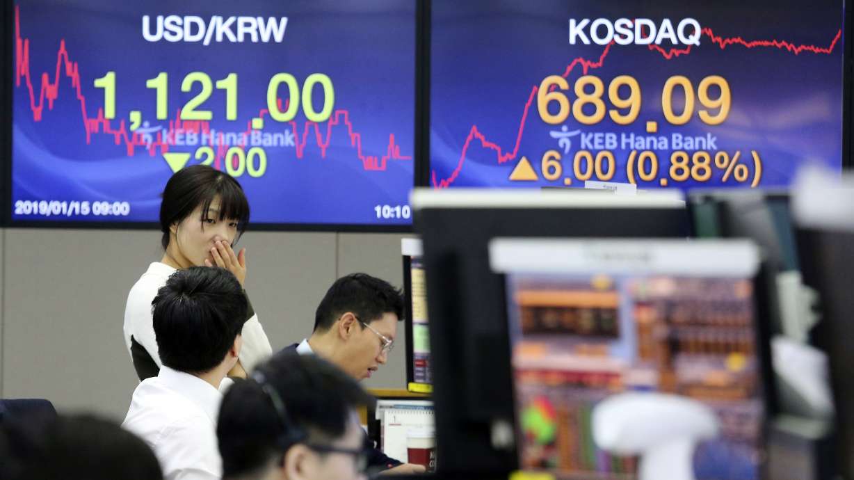 Stocks edge up on Chinese growth plan, ahead of Brexit vote