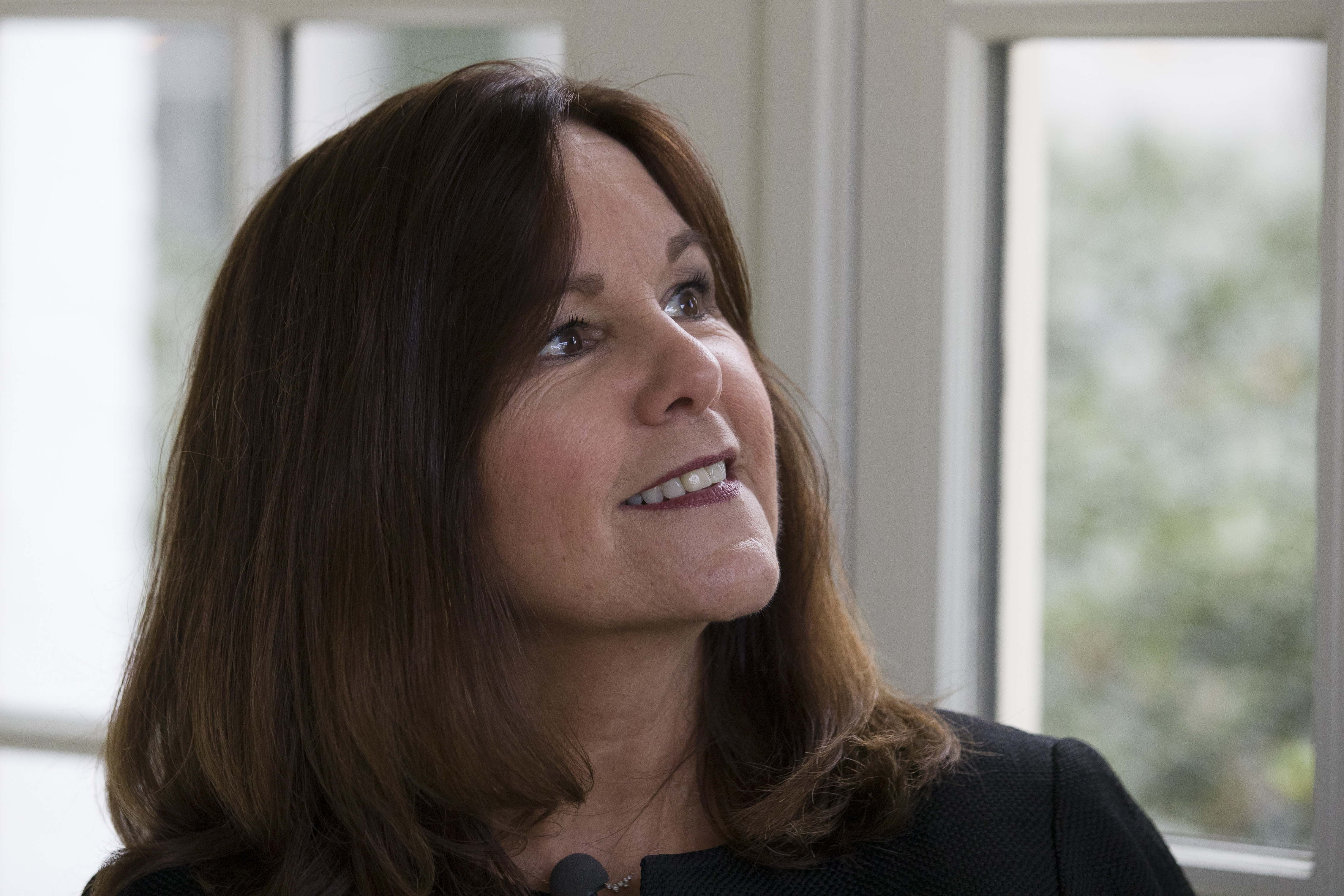 Karen Pence teaching art at religious school in Virginia