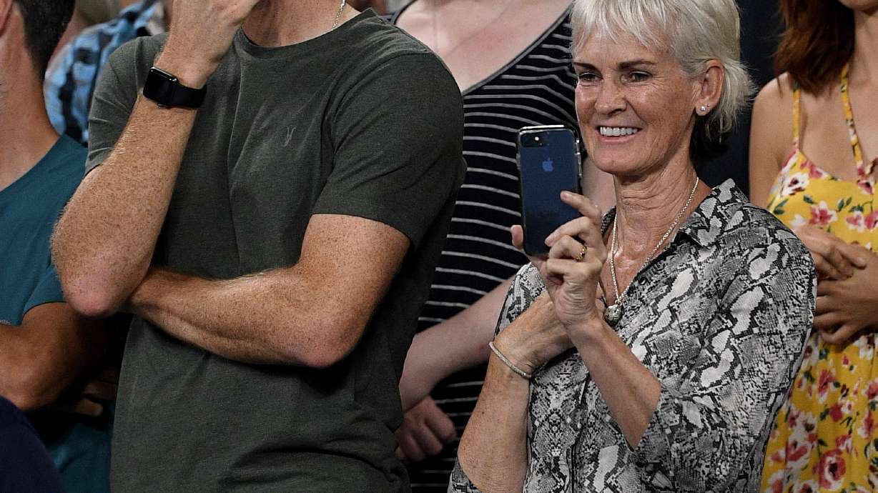 The Latest: Sharapova sets up 3rd round against Wozniacki