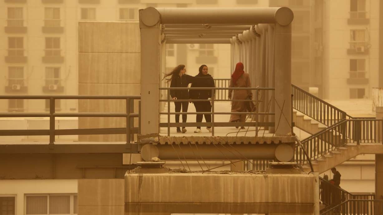 Weather front brings sandstorms, hail, rain to Middle East