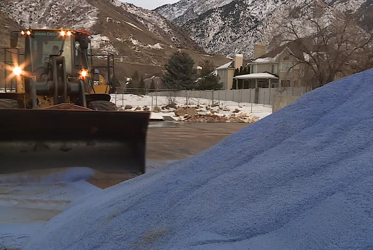 Utah Department of Transportation workers fill plow trucks with salt Wednesday, Jan. 16, 2019, at a UDOT shed in Cottonwood Heights. Photo: Aubrey Clark, KSL TV