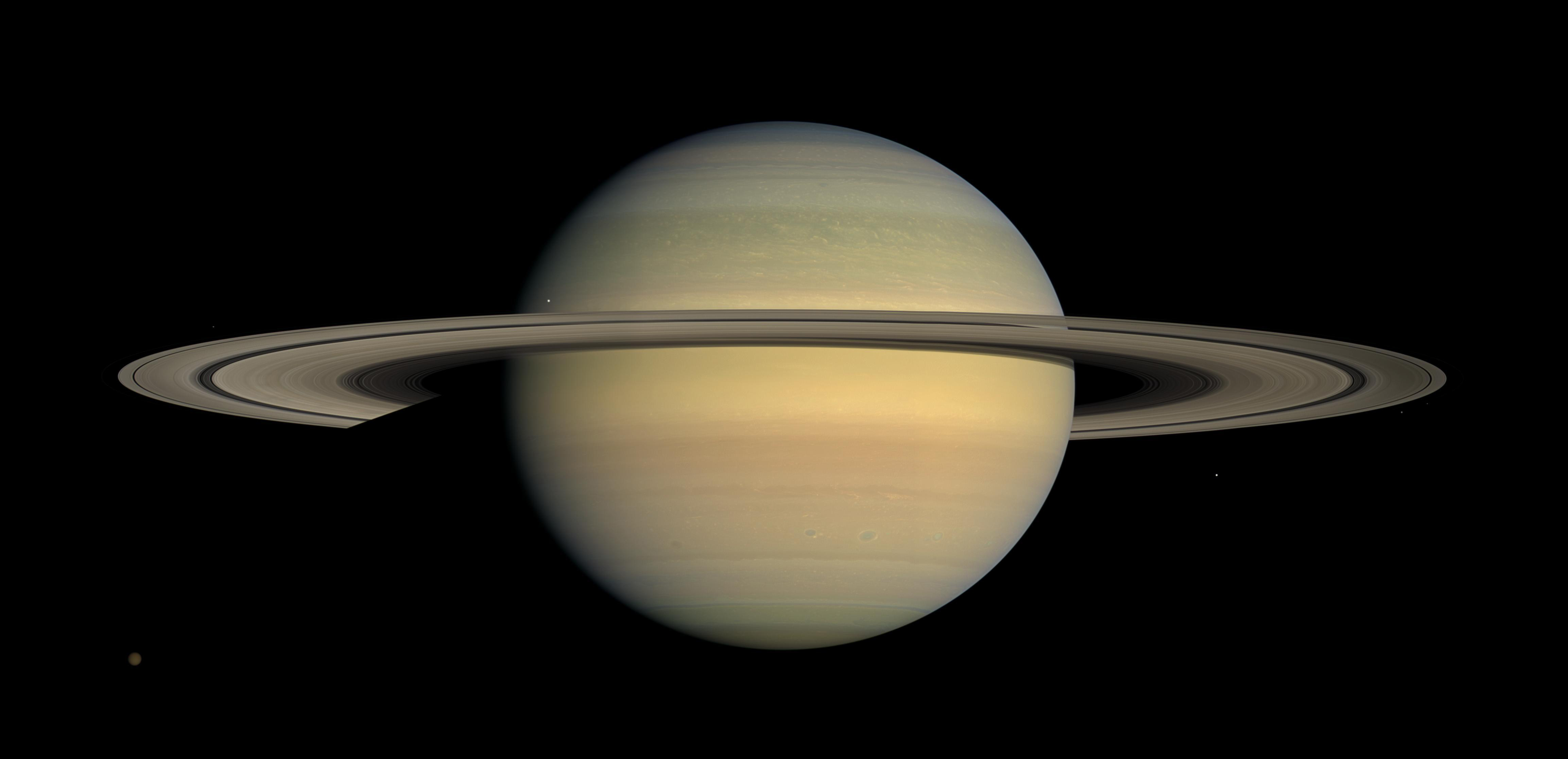 Scientists: Saturn spent billions of years without its rings
