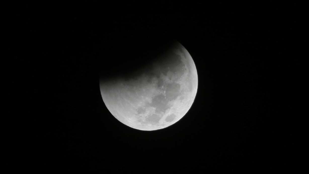 Total lunar eclipse meets supermoon Sunday night