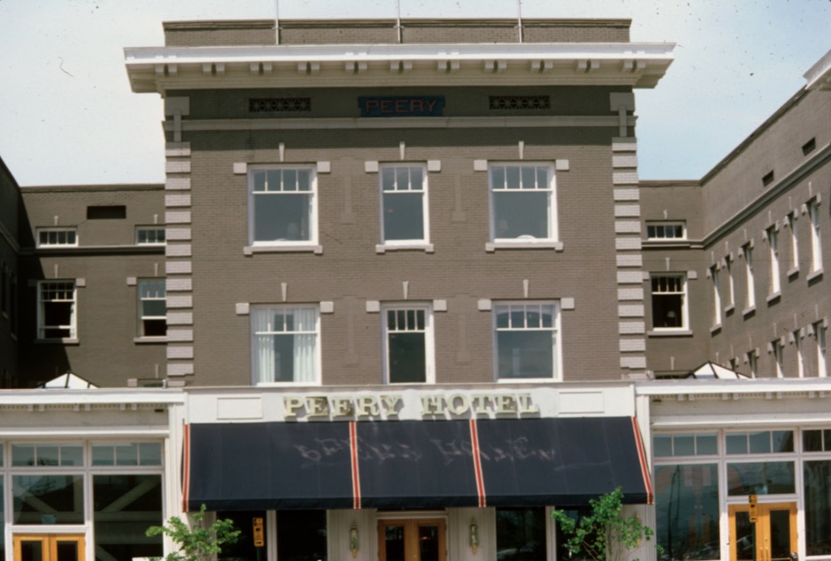 The exterior of the Peery Hotel in 1986. The building was renamed the Peery Hotel by the 1980s after it was briefly known as the Miles Hotel. (Photo: Utah State History)