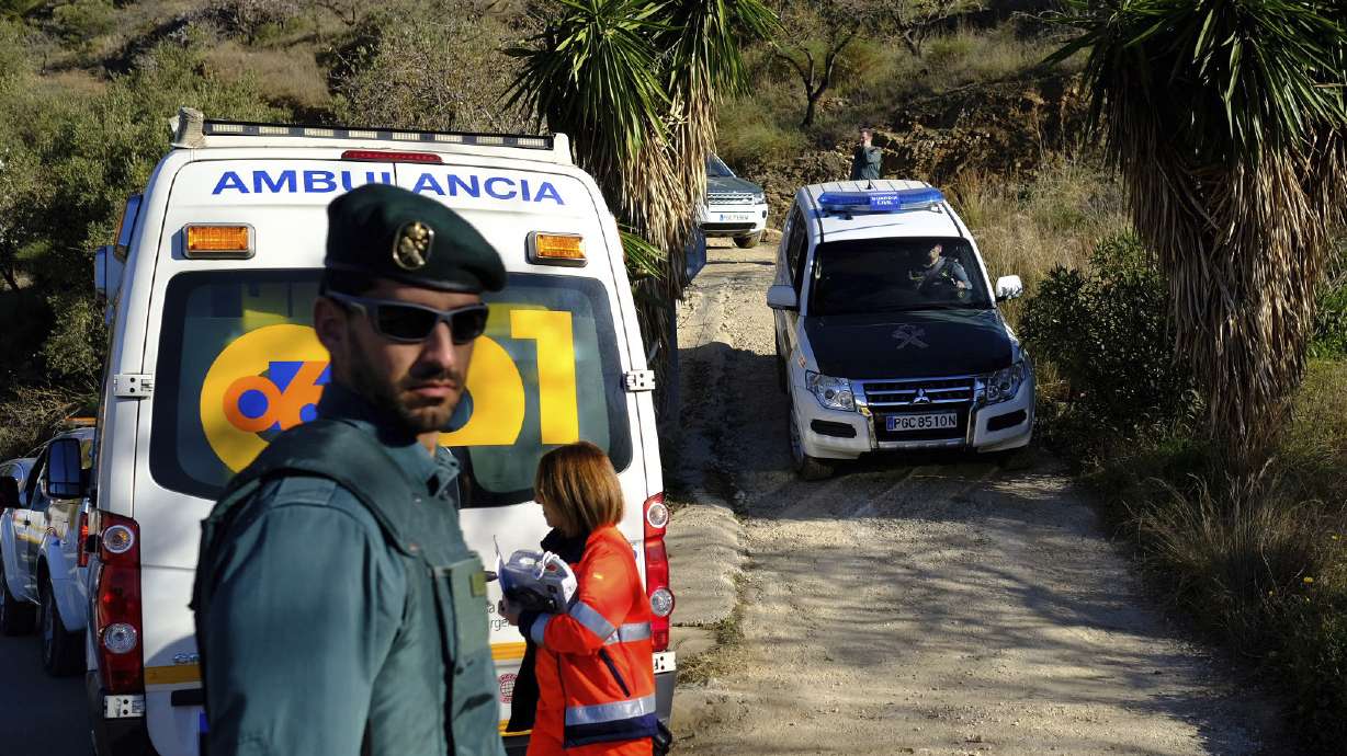Rescuers hope to reach Spanish boy in deep hole on Sunday