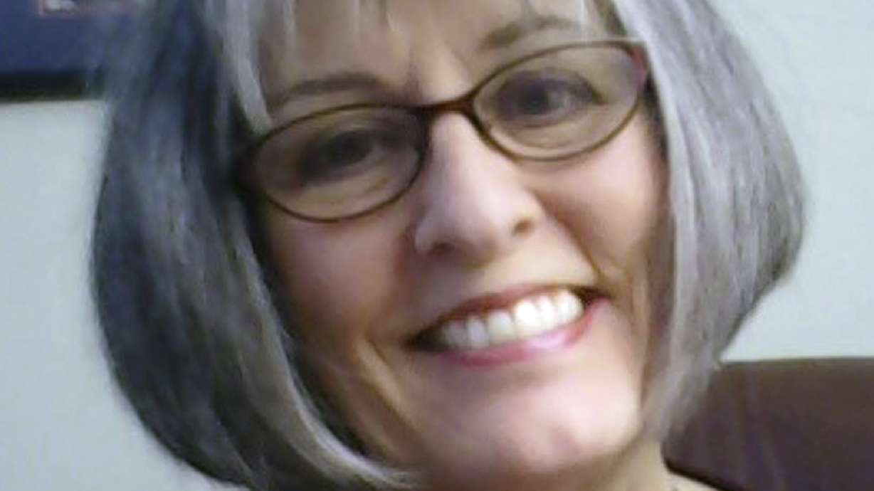 Frances R. Mears, longtime AP reporter and manager, dies