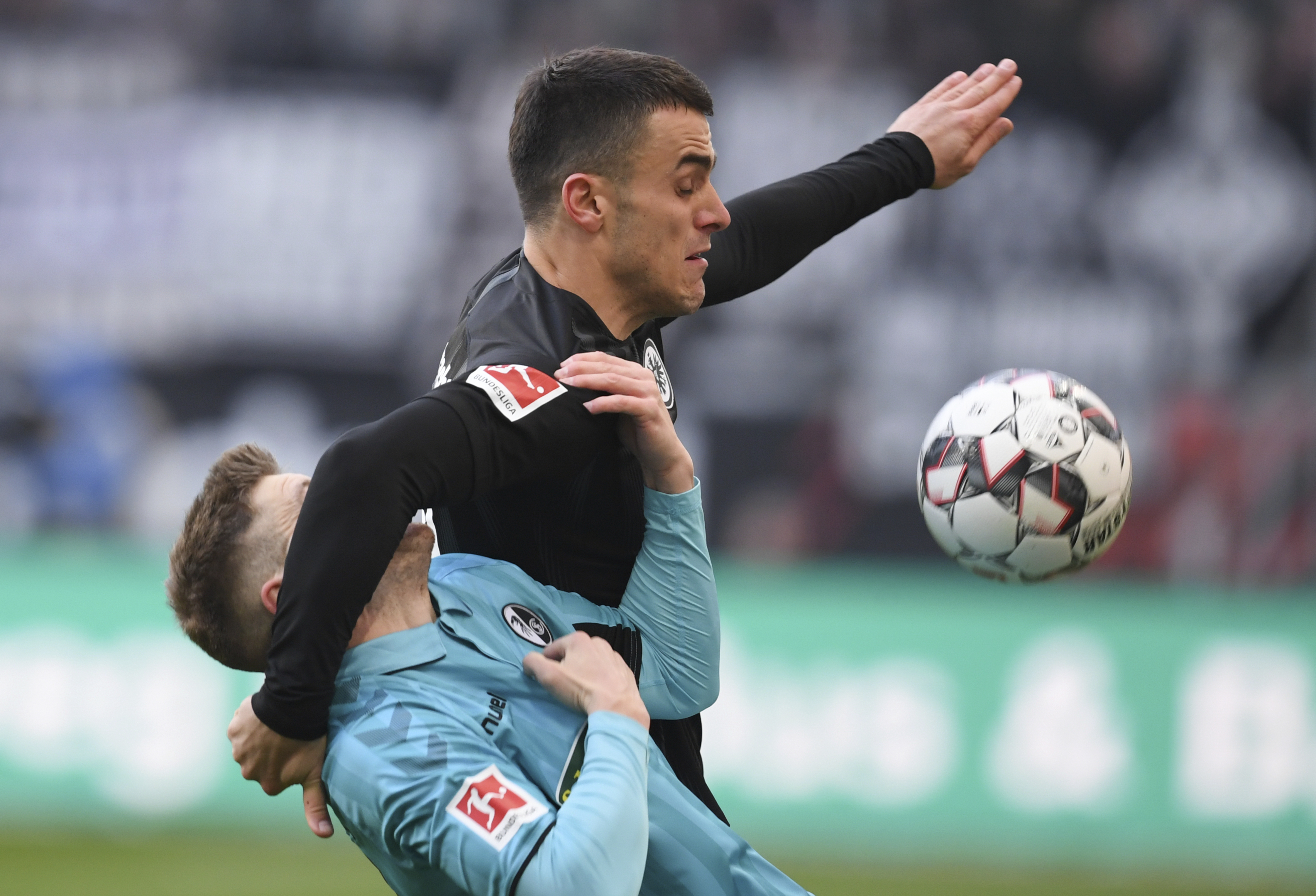 Dortmund wins 1-0 at Leipzig to stay 6 clear in Bundesliga