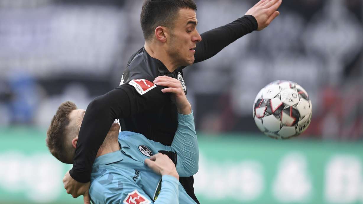 Dortmund wins 1-0 at Leipzig to stay 6 clear in Bundesliga