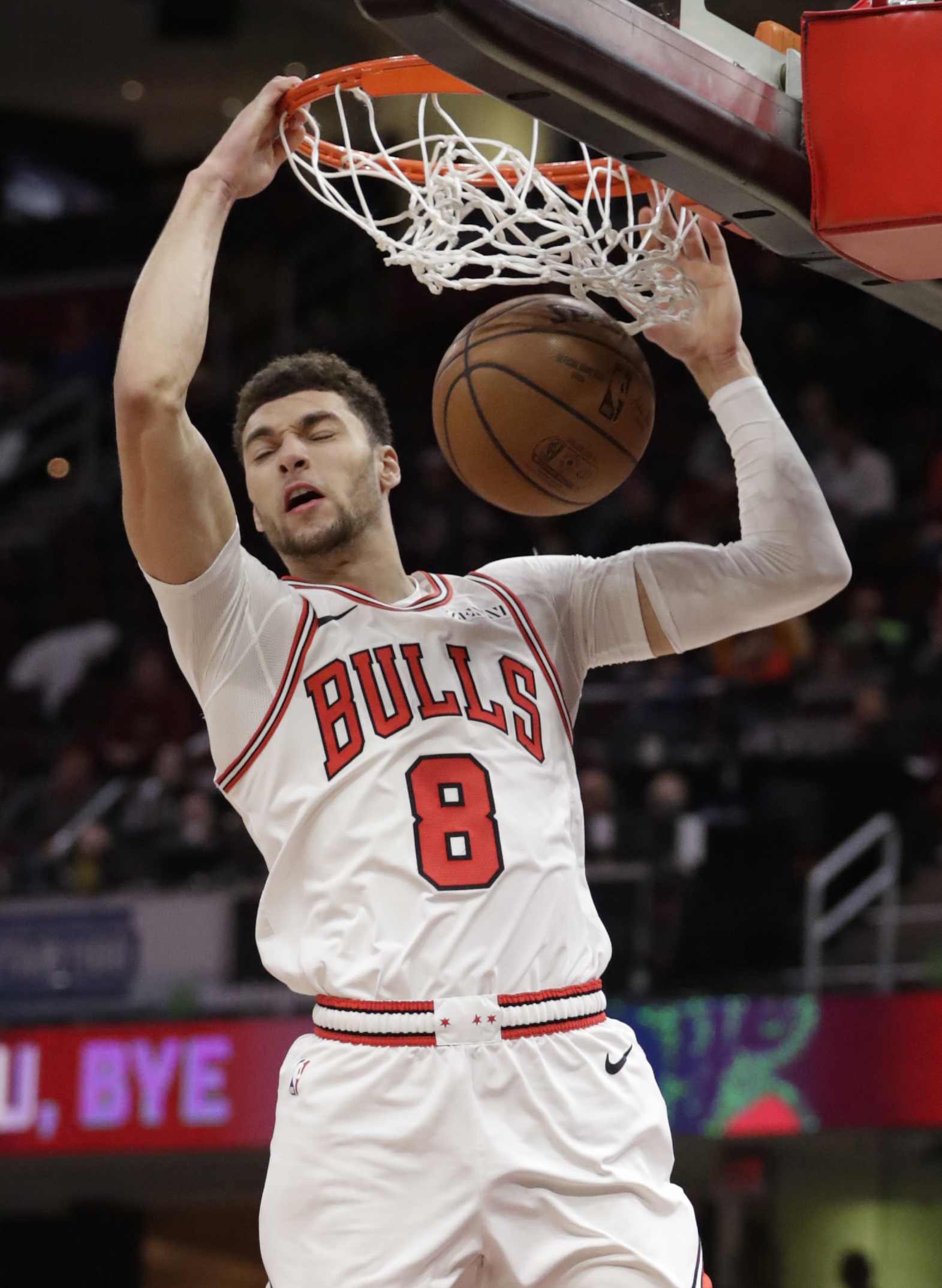 Bulls snap 10-game losing streak, beat Cavaliers 104-88
