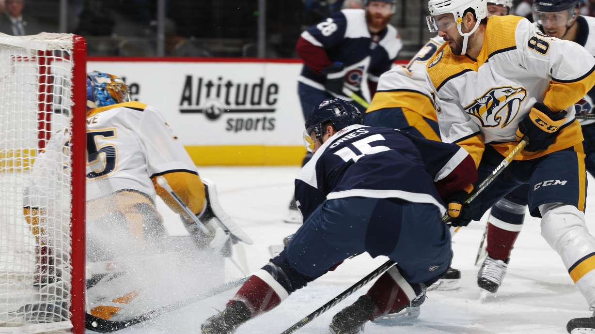 Predators beat Avalanche 4-1, Laviolette earns win No. 600