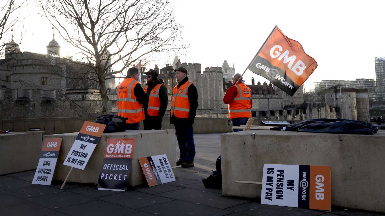 UK's world-famous Beefeaters on strike over pensions
