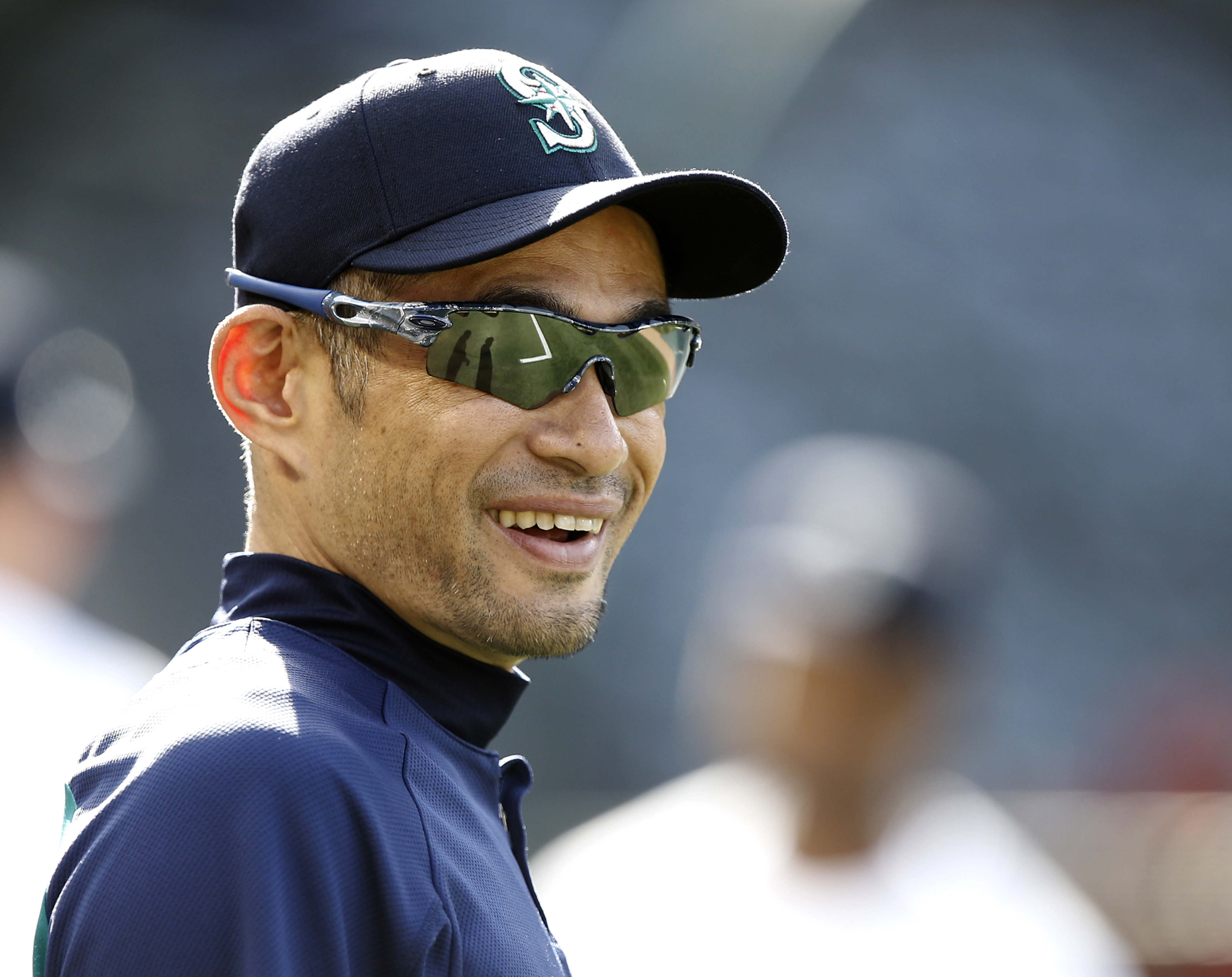 Ichiro Suzuki agrees to minor league deal with Mariners