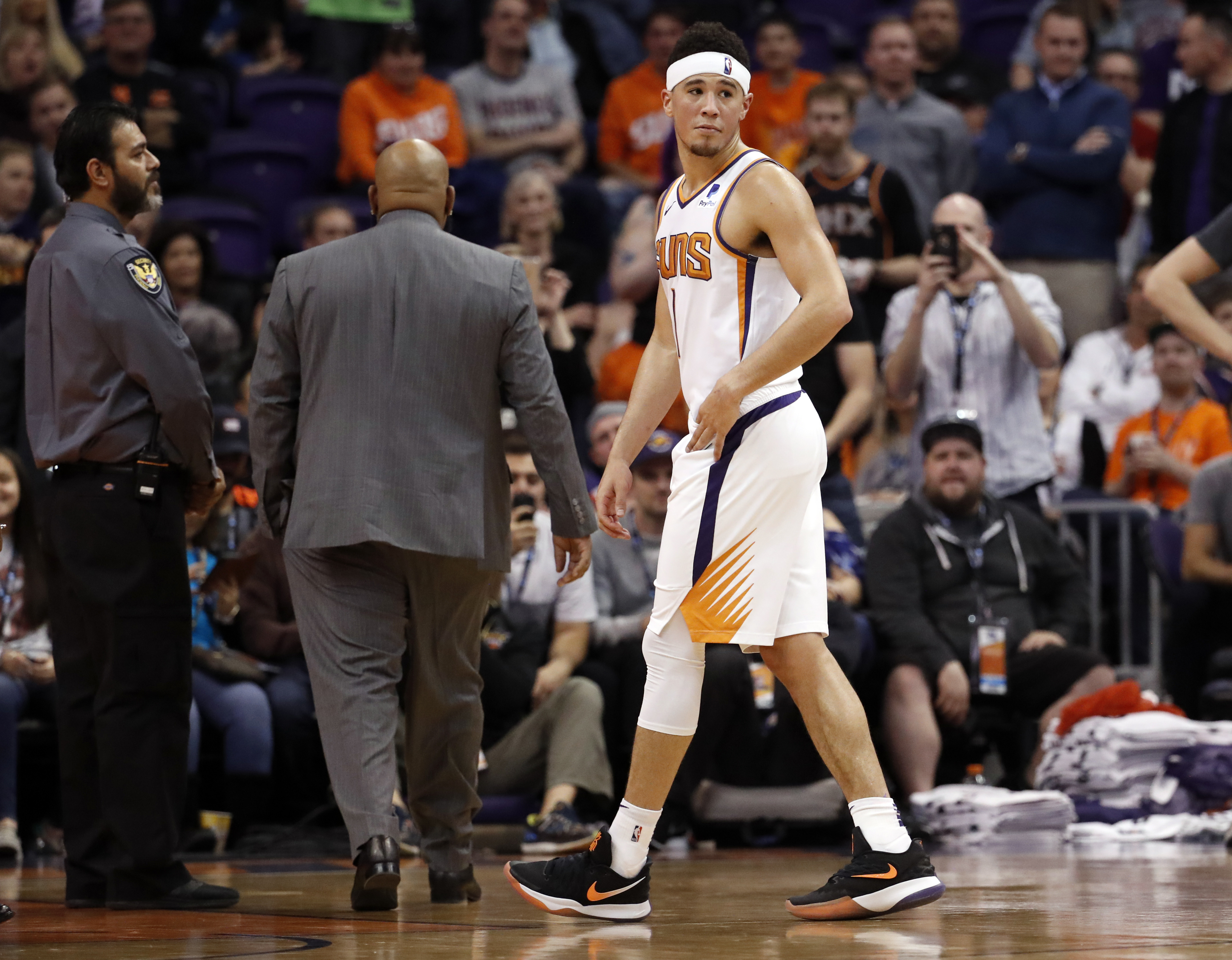 Suns' Booker fined $25K for altercation with Wolves' Dieng
