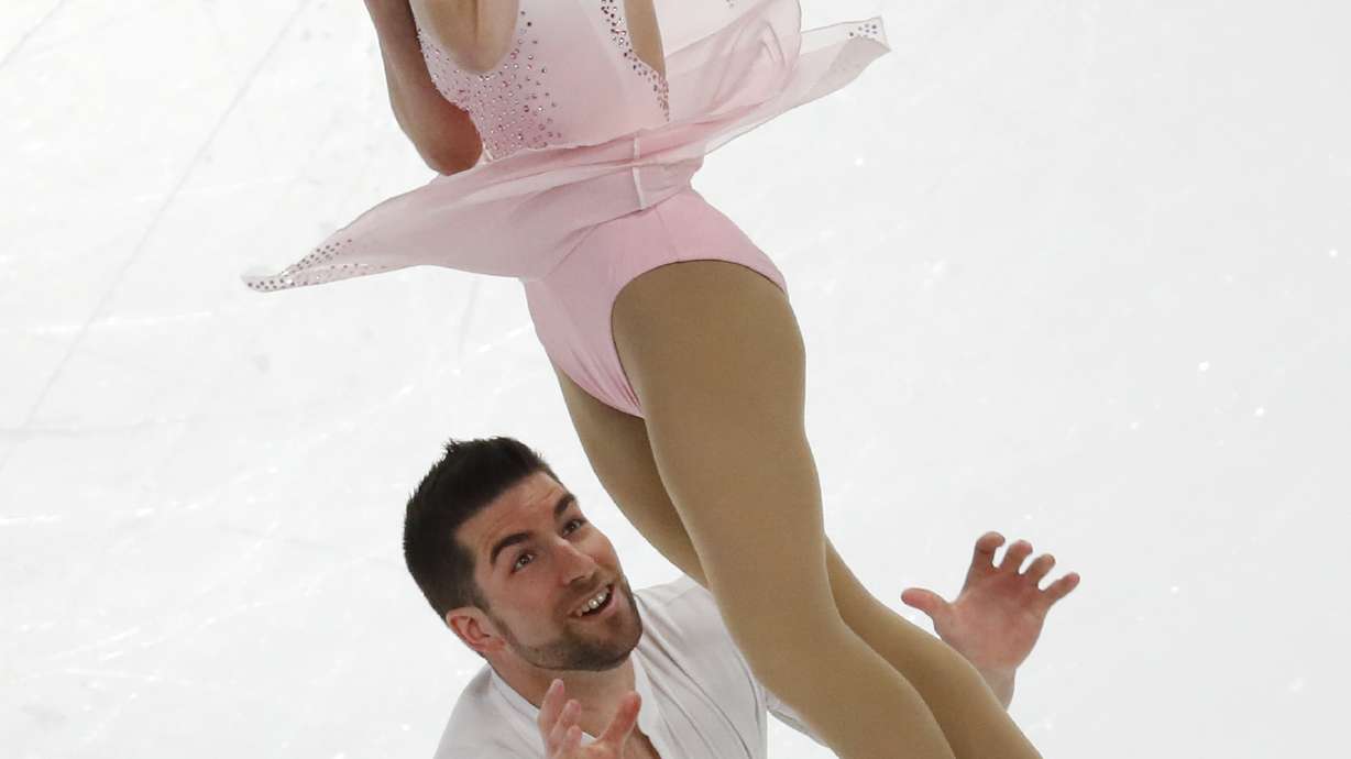 Tennell, Liu top standings after short program at nationals