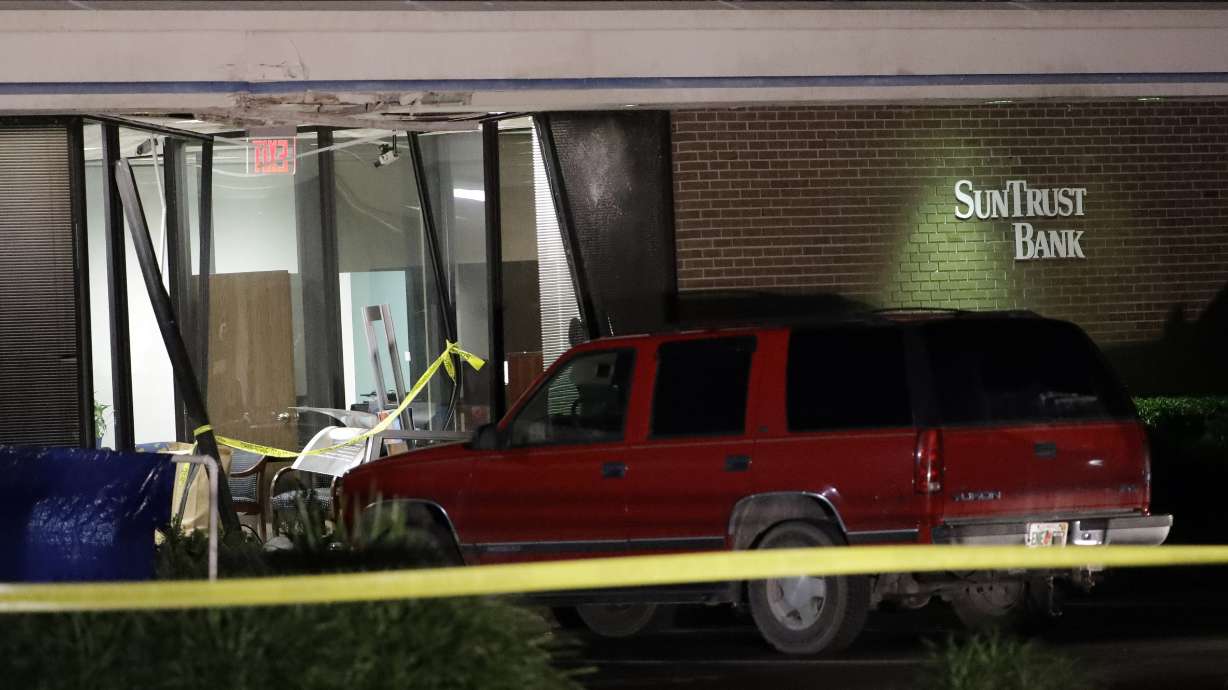 Sheriff's office: 1 employee escaped Florida bank massacre