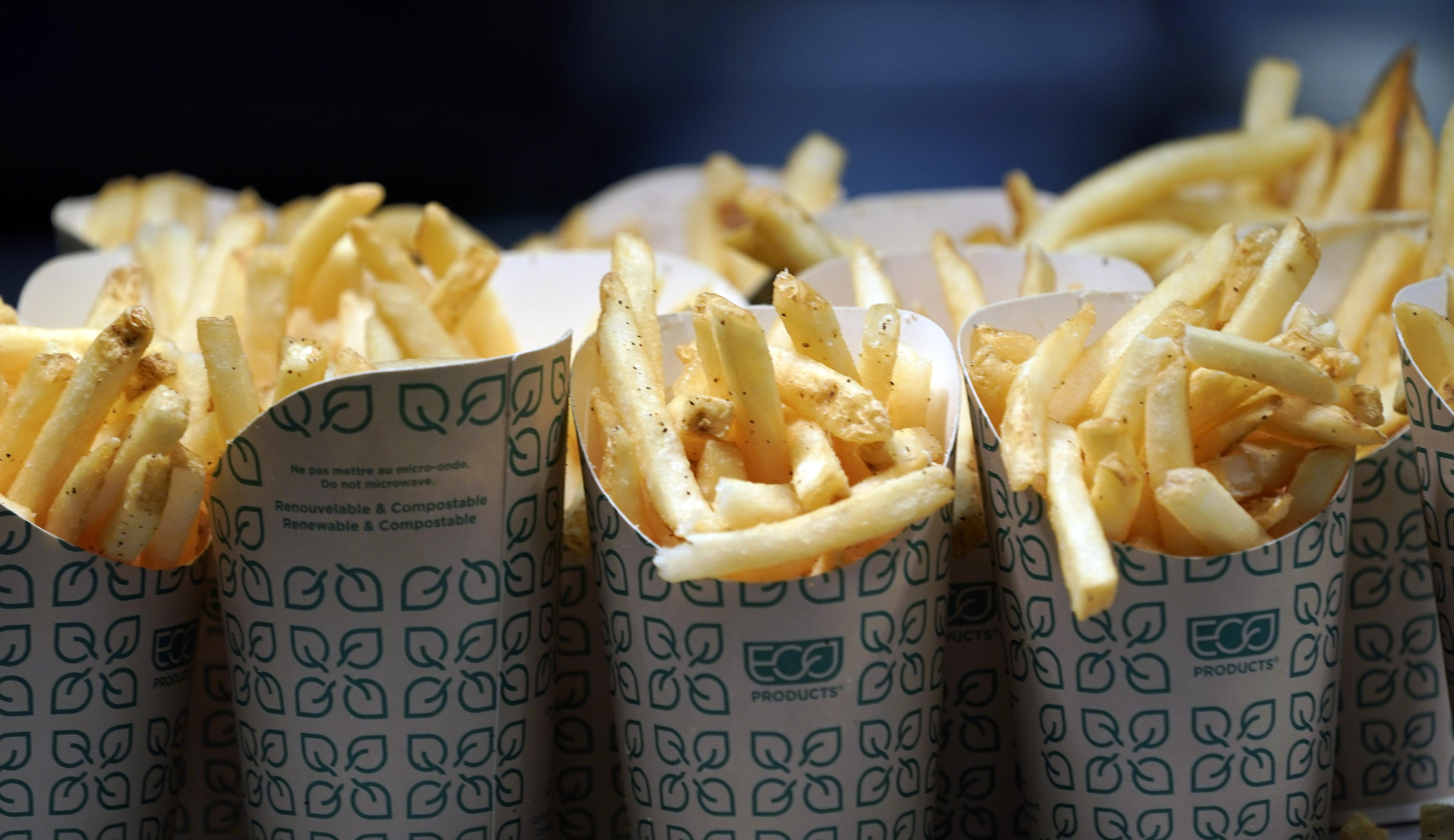 Super Bowl stadium looks to be a standout for hungry fans