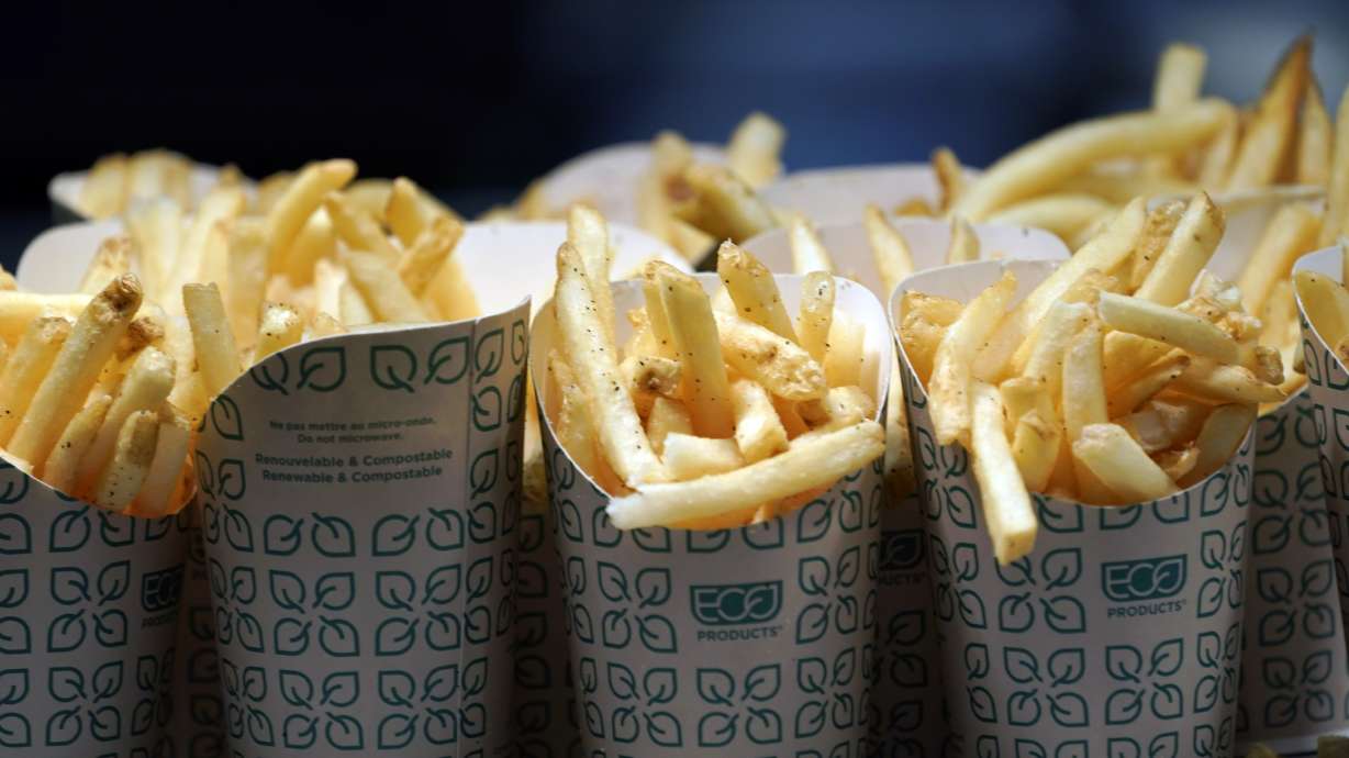 Super Bowl stadium looks to be a standout for hungry fans