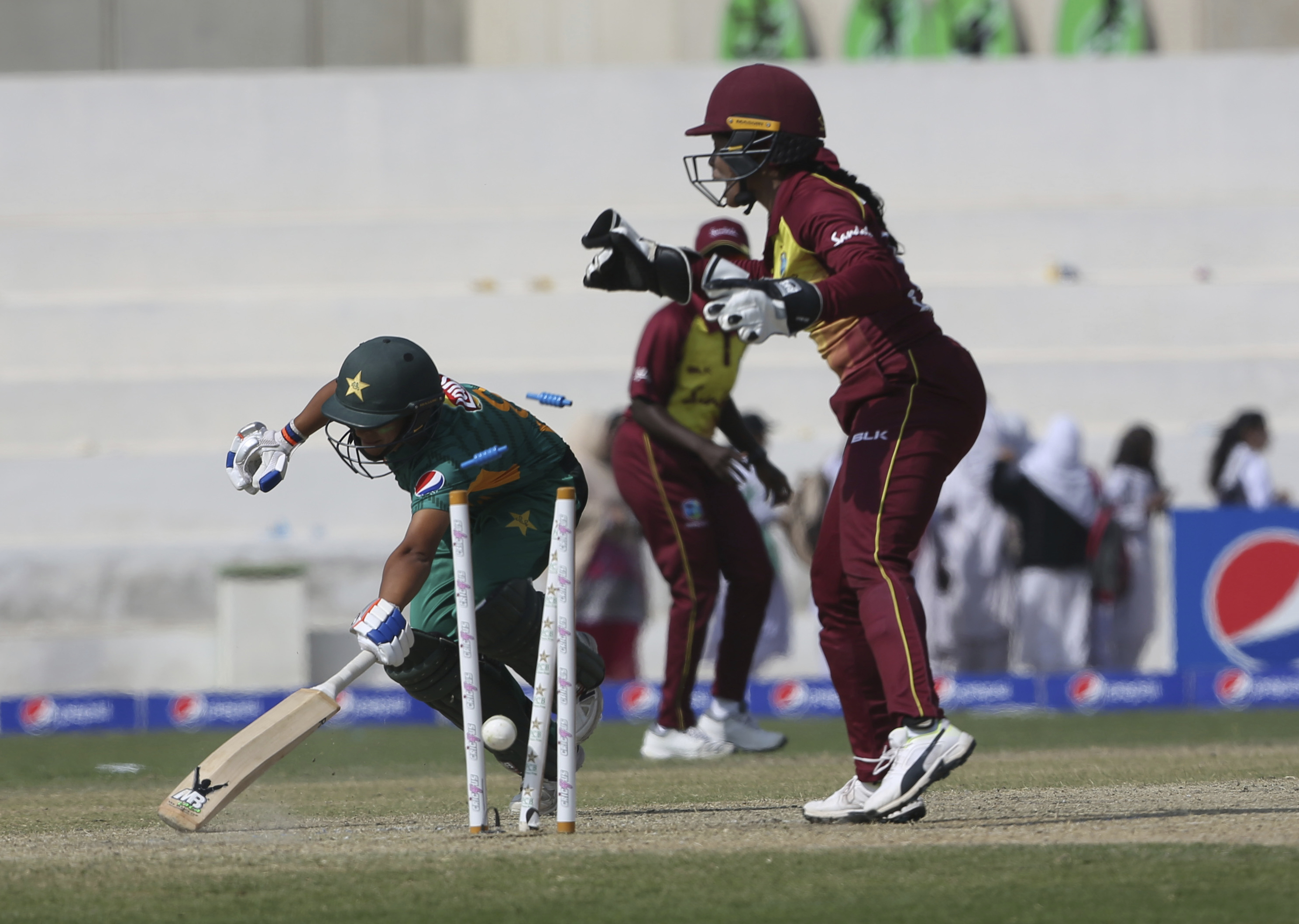 West Indies women win 1st match in Pakistan without problems