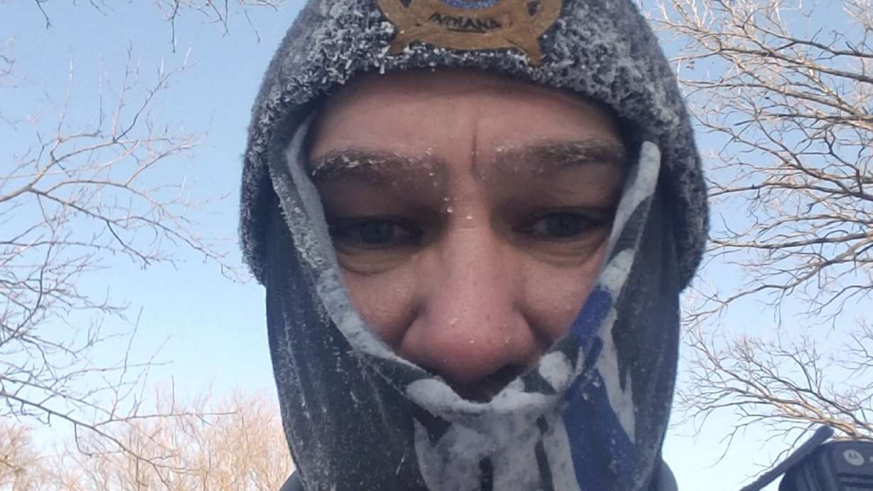 Indiana town marshal rescues horse that got stuck in tree